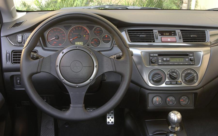  Mitsubishi Lancer Evolution IX MR 2007 года  (фото 12 из 129)